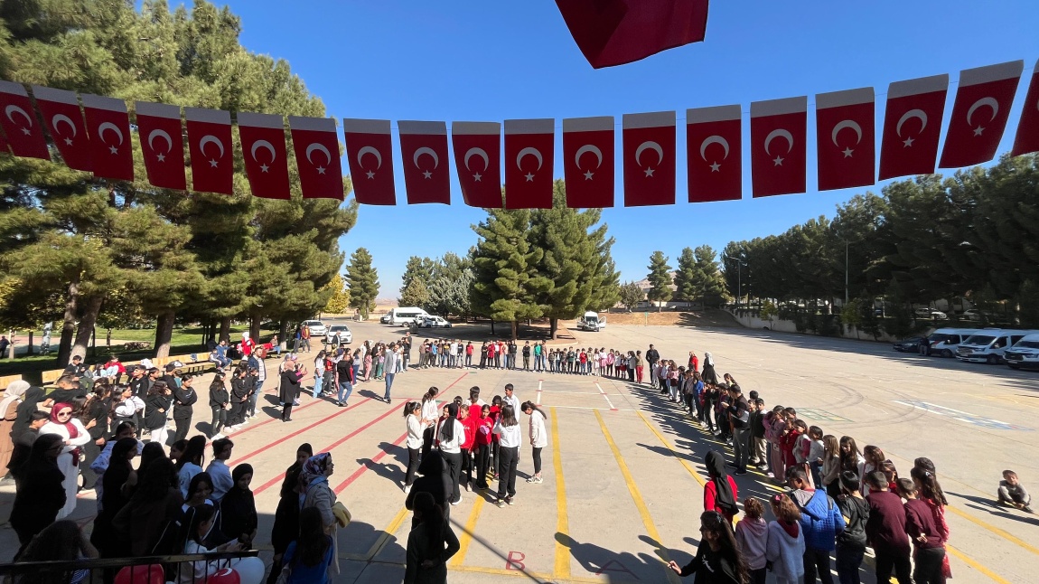 Cumhuriyetin ilan edilmesinin 101. yılı okulumuzda coşkuyla kutlandı.